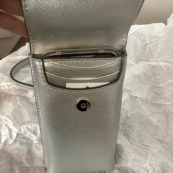 KATE SPADE Metallic Silver Crossbody/cellphone Bag BNWT - Picture 4 of 4